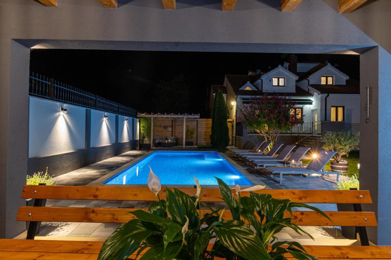 The Oasis Villa Trilj Ngoại thất bức ảnh